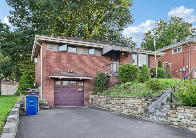Photo 3 of Single family home for sale at 478 Balconade Dr, Baldwin Boro, PA 15236 | MLS# 1774933 | Listing updated on 2026-10-16