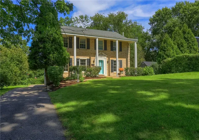 Photo 3 of Single family home for sale at 1225 Montclair Dr, Upper St Clair, PA 15241 | MLS# 1774901 | Listing updated on 2026-10-19