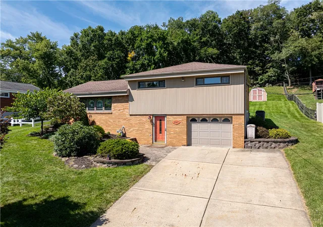 Photo 2 of Single family home for sale at 1547 Berryman Ave, South Park, PA 15129 | MLS# 1774553 | Listing updated on 2026-10-15