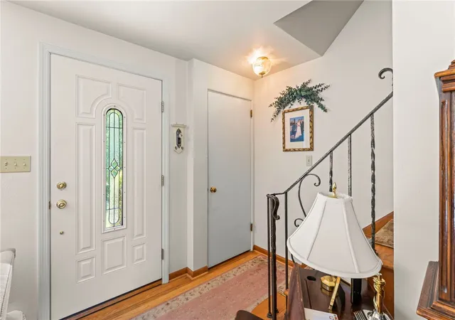 Photo 3 of Single family home for sale at 1050 Larchdale Dr, Mt Lebanon, PA 15243 | MLS# 1774818 | Listing updated on 2026-10-16