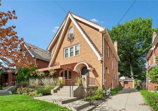 Photo 2 of Sale Pending at 6929 Rosewood, Point Breeze, PA 15208 | MLS# 1775003 | Listing updated on 2026-10-14