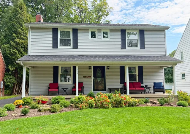 Photo 1 of Single family home for sale at 416 W Washington Blvd, Grove City Boro, PA 16127 | MLS# 1775037 | Listing updated on 2026-10-17