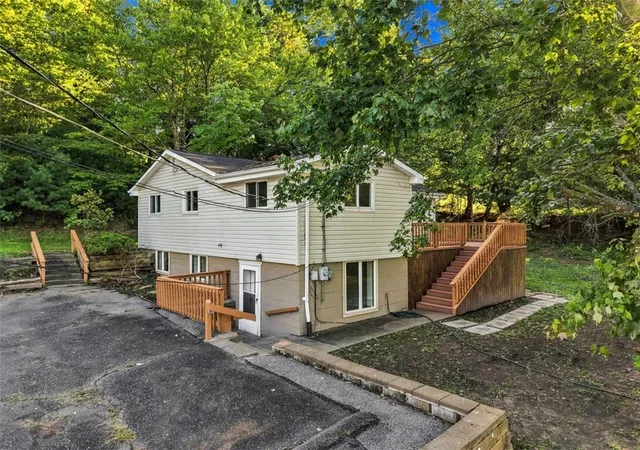 Photo 1 of Single family home for sale at 134 Becks Run Rd, Moon/crescent Twp, PA 15108 | MLS# 1774843 | Listing updated on 2026-10-19