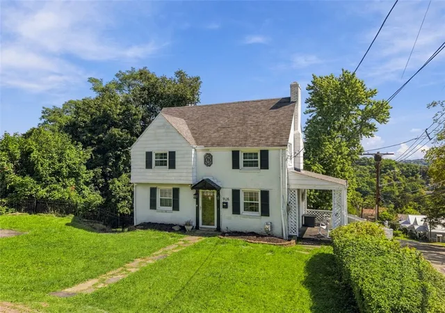 Photo 3 of Single family home for sale at 1825 Dagmar Ave, Beechview, PA 15216 | MLS# 1775058 | Listing updated on 2026-10-14