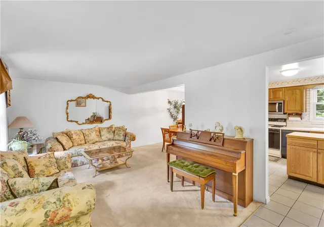 Photo 3 of Single family home for sale at 285 Shasta Dr, Plum Boro, PA 15239 | MLS# 1774888 | Listing updated on 2026-10-18