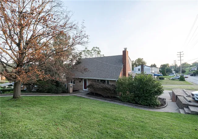 Single family home for sale at 990 El Rancho Dr, Green Tree, PA 15220 | MLS# 1775104