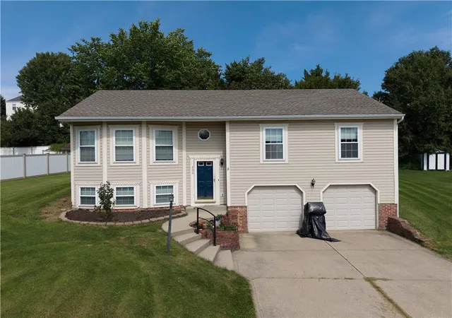 Photo 1 of Sale Pending at 406 S Point Ct, South Fayette, PA 15057 | MLS# 1775172 | Listing updated on 2026-10-12