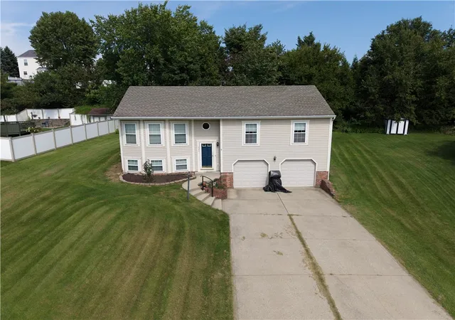Photo 2 of Sale Pending at 406 S Point Ct, South Fayette, PA 15057 | MLS# 1775172 | Listing updated on 2026-10-12