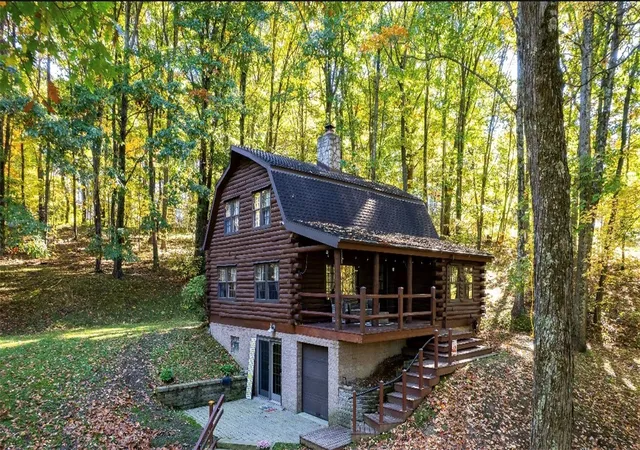 Photo 1 of Single family home for sale at 536 W Danville Rd, Oakland Twp, PA 16025 | MLS# 1775185 | Listing updated on 2026-10-21