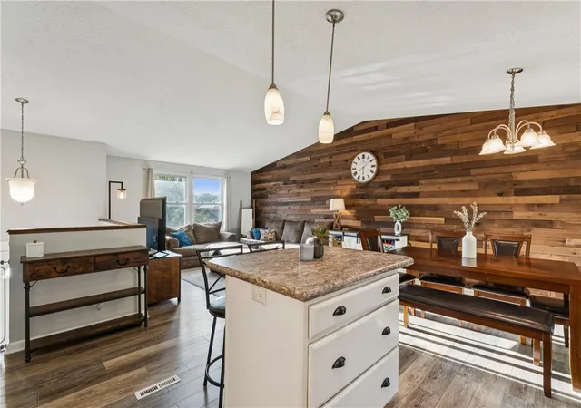 Photo 3 of Single family home for sale at 429 Deerfield Dr, Cranberry Twp, PA 16066 | MLS# 1774784 | Listing updated on 2026-10-22