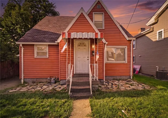 Photo 3 of Single family home for sale at 119 E 1st Avenue, Tarentum, PA 15084 | MLS# 1775200 | Listing updated on 2026-10-16