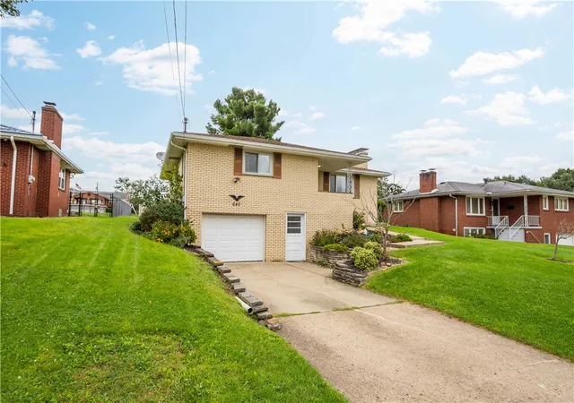 Photo 2 of Single family home for sale at 640 Shirls Ave, City Of Washington, PA 15301 | MLS# 1775173 | Listing updated on 2026-10-12
