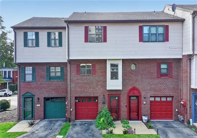 Townhouse for sale at 104 Longfellow Ct, Swissvale, PA 15218 | MLS# 1774751