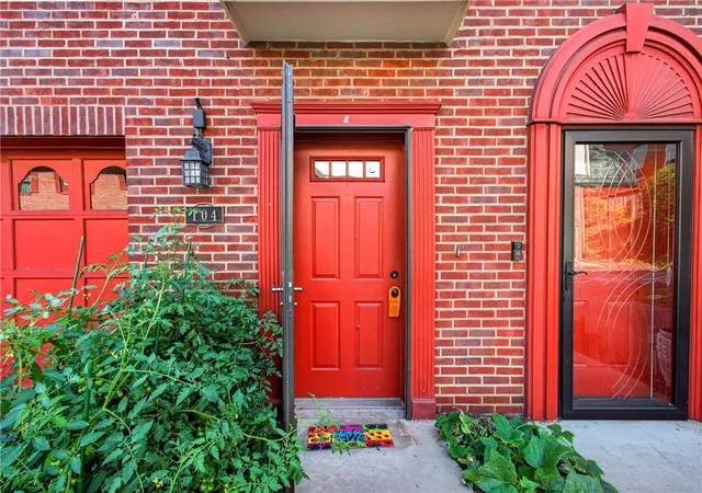 Photo 3 of Townhouse for sale at 104 Longfellow Ct, Swissvale, PA 15218 | MLS# 1774751 | Listing updated on 2026-10-15