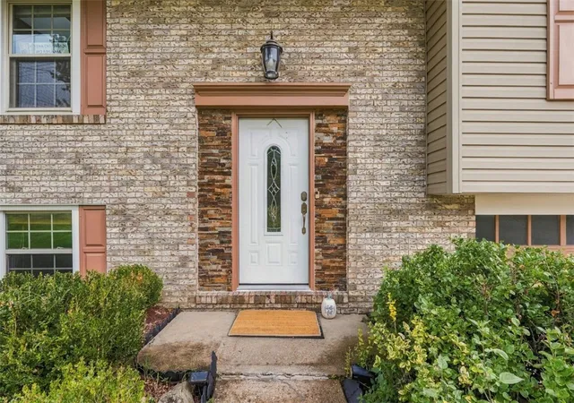 Photo 2 of Single family home for sale at 2438 Rolling Farms Rd, Shaler, PA 15116 | MLS# 1775166 | Listing updated on 2026-10-20