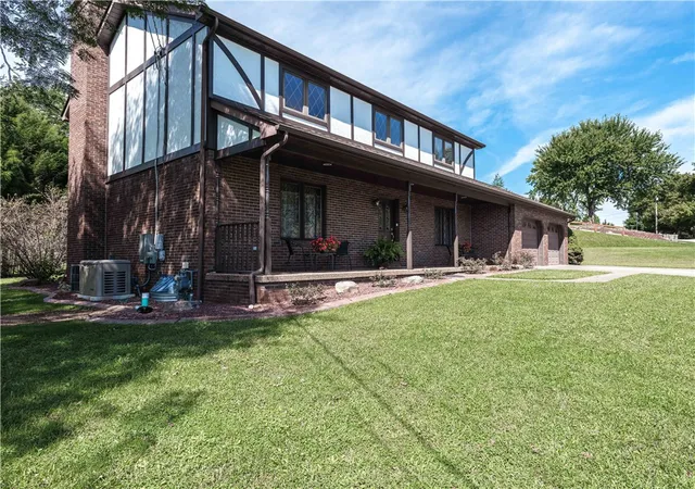 Photo 2 of Single family home for sale at 196 White Oak Dr, Allegheny Twp, PA 15068 | MLS# 1775211 | Listing updated on 2026-10-21
