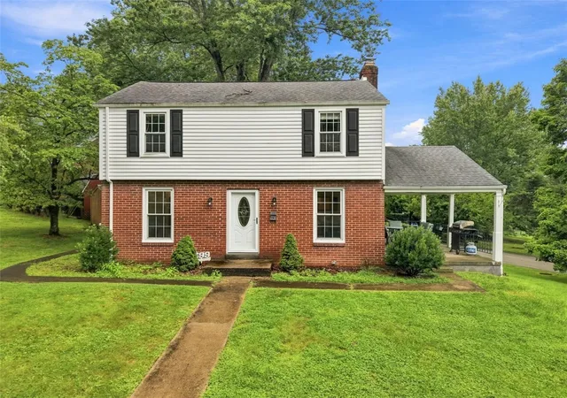 Photo 1 of Single family home for sale at 699 Glenrock Dr, Bethel Park, PA 15102 | MLS# 1773353 | Listing updated on 2026-10-14