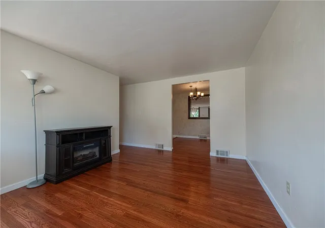 Photo 3 of Single family home for sale at 286 Southward Dr, Moon/crescent Twp, PA 15108 | MLS# 1775248 | Listing updated on 2026-10-20