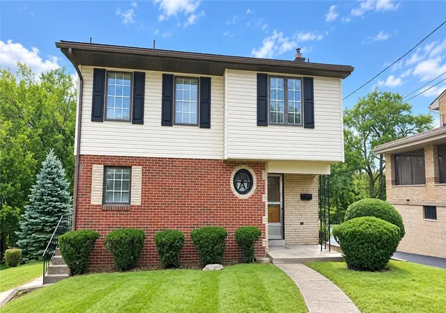 Photo 1 of Single family home for sale at 3832 Cynthia Dr, Baldwin Boro, PA 15227 | MLS# 1775302 | Listing updated on 2026-10-18