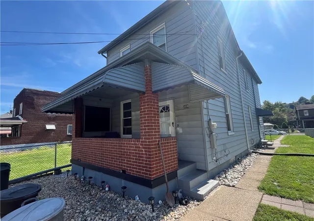 Photo 1 of Single family home for sale at 309 Pine St, Mc Keesport, PA 15132 | MLS# 1775492 | Listing updated on 2026-10-21