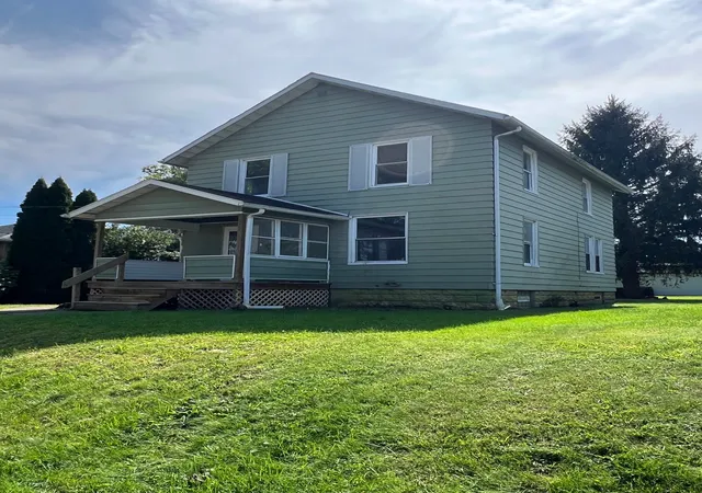 Photo 1 of Single family home for sale at 420 E Fairmont Ave, New Castle, PA 16105 | MLS# 1775590 | Listing updated on 2026-10-17