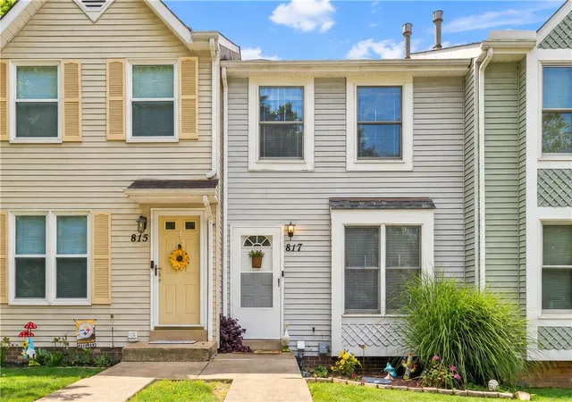 Photo 1 of Townhouse for sale at 817 Elm Ct, Oakdale, PA 15071 | MLS# 1775525 | Listing updated on 2026-10-20