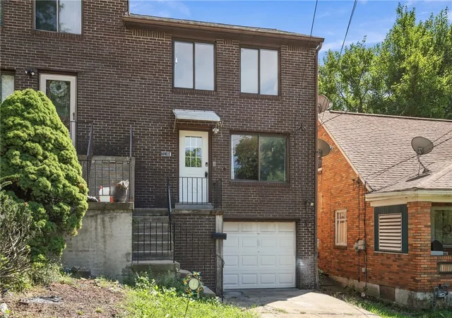 Photo 2 of Townhouse for sale at 7538 Vernon St, Swissvale, PA 15218 | MLS# 1775670 | Listing updated on 2026-10-19