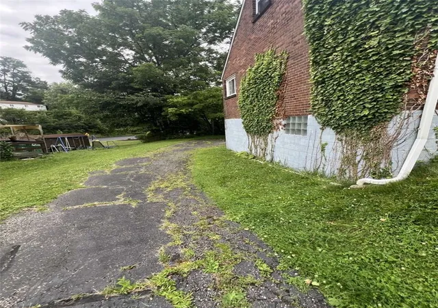 Photo 2 of Single family home for sale at 109 Webster Dr, Penn Hills, PA 15235 | MLS# 1775719 | Listing updated on 2026-10-15