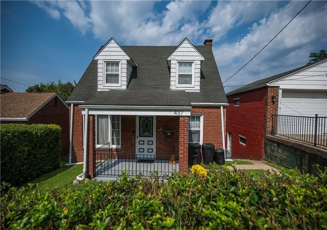 Photo 3 of Single family home for sale at 437 Virginia Ave, Harmony Twp, PA 15003 | MLS# 1775542 | Listing updated on 2026-10-20