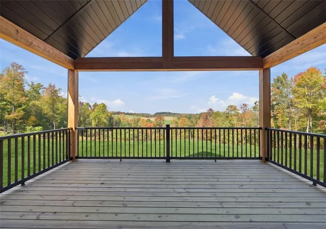 Photo 3 of Single family home for sale at 190 Farm Ridge Ln, Fairview Twp, PA 16025 | MLS# 1775830 | Listing updated on 2026-10-15