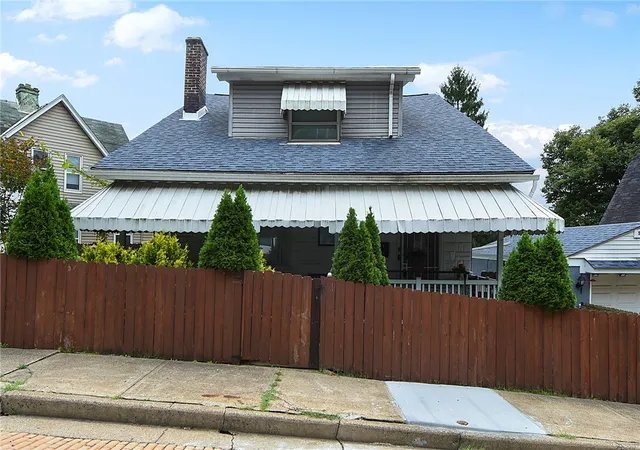 Photo 2 of Single family home for sale at 260 Seneca St, Turtle Creek, PA 15145 | MLS# 1775822 | Listing updated on 2026-10-13
