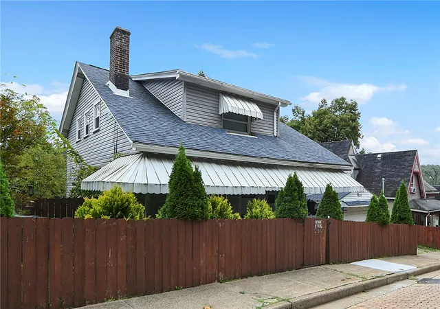 Photo 3 of Single family home for sale at 260 Seneca St, Turtle Creek, PA 15145 | MLS# 1775822 | Listing updated on 2026-10-13
