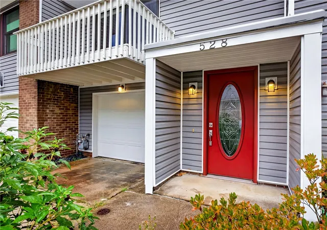 Photo 2 of Townhouse for sale at 528 Hunters Path Rd, South Fayette, PA 15017 | MLS# 1775534 | Listing updated on 2026-10-20