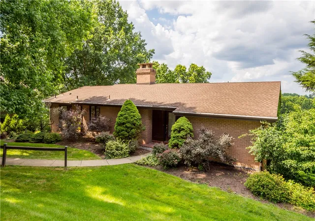 Photo 2 of Single family home for sale at 1679 Hastings Ml, Upper St Clair, PA 15241 | MLS# 1775563 | Listing updated on 2026-10-22