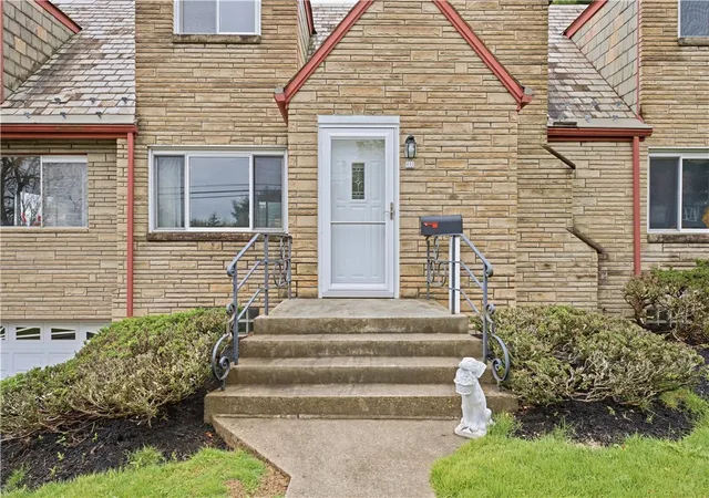 Photo 2 of Single family home for sale at 413 Goldsmith, Ross Twp, PA 15237 | MLS# 1775874 | Listing updated on 2026-10-21