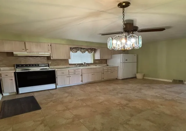 Photo 3 of Single family home for sale at 71 W Bruceton Rd, Pleasant Hills, PA 15236 | MLS# 1775970 | Listing updated on 2026-10-21