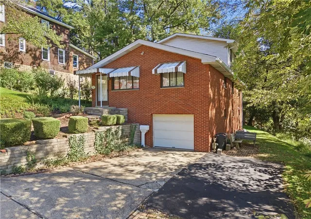 Photo 2 of Single family home for sale at 524 Decatur Ave, Forest Hills Boro, PA 15221 | MLS# 1775896 | Listing updated on 2026-10-17