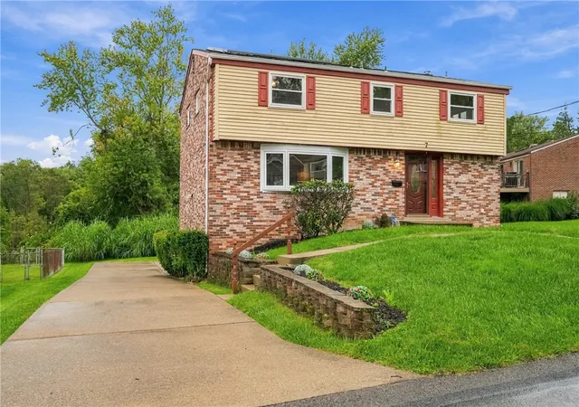 Photo 1 of Single family home for sale at 7 Cameron Dr, Penn Hills, PA 15235 | MLS# 1776007 | Listing updated on 2026-10-21