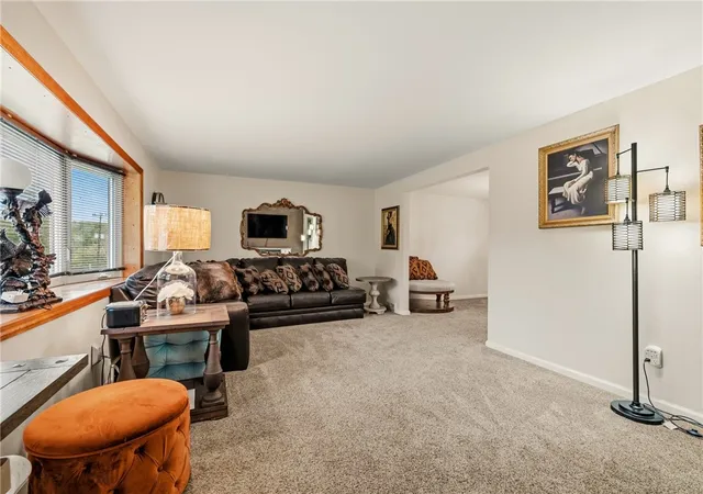 Photo 3 of Single family home for sale at 7 Cameron Dr, Penn Hills, PA 15235 | MLS# 1776007 | Listing updated on 2026-10-21