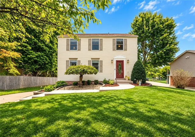 Photo 1 of Single family home for sale at 211 Katherine Dr, Cranberry Twp, PA 16066 | MLS# 1775577 | Listing updated on 2026-10-18