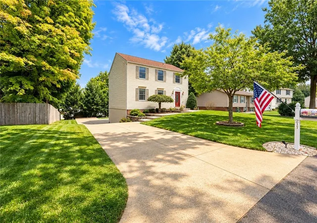 Photo 3 of Single family home for sale at 211 Katherine Dr, Cranberry Twp, PA 16066 | MLS# 1775577 | Listing updated on 2026-10-18