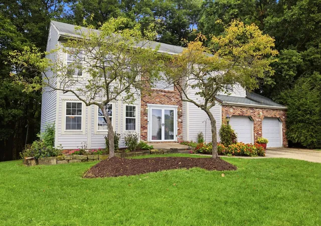Photo 2 of Single family home for sale at 210 Trail Ct W, Cranberry Twp, PA 16066 | MLS# 1776032 | Listing updated on 2026-10-19
