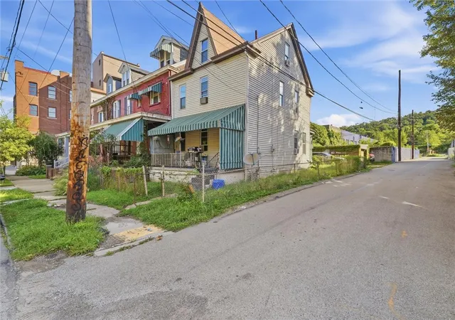 Photo 2 of Single family home for sale at 5027 Lytle St, Hazelwood, PA 15207 | MLS# 1775997 | Listing updated on 2026-10-12