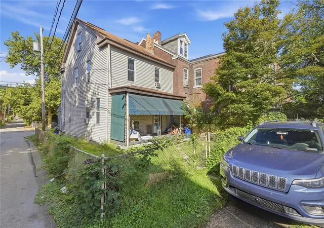 Photo 3 of Single family home for sale at 5027 Lytle St, Hazelwood, PA 15207 | MLS# 1775997 | Listing updated on 2026-10-12