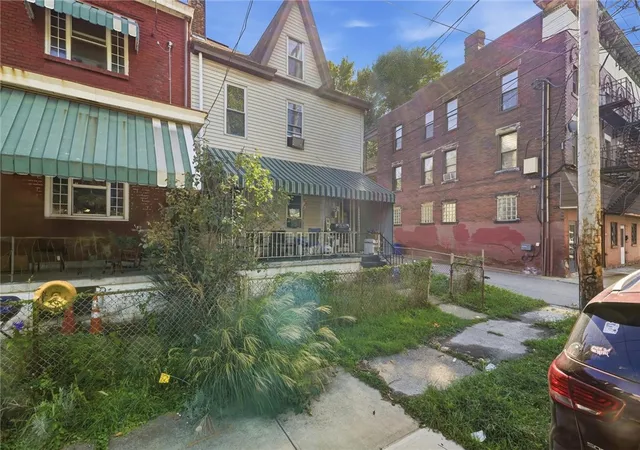 Photo 4 of Single family home for sale at 5027 Lytle St, Hazelwood, PA 15207 | MLS# 1775997 | Listing updated on 2026-10-12