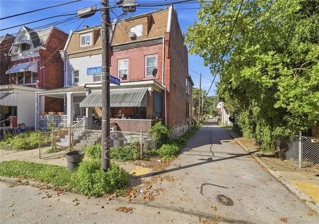 Photo 3 of Single family home for sale at 5030 Lytle St, Hazelwood, PA 15207 | MLS# 1775993 | Listing updated on 2026-10-12