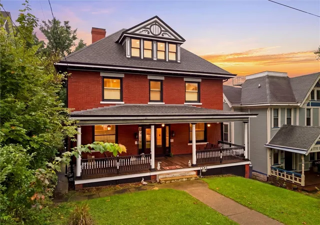 Photo 1 of Single family home for sale at 304 Lafayette Ave, Fineview, PA 15214 | MLS# 1775716 | Listing updated on 2026-10-19