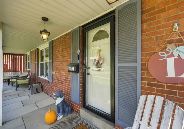 Photo 3 of Single family home for sale at 221 Orchard Spring Rd, Scott Twp, PA 15220 | MLS# 1776074 | Listing updated on 2026-10-21