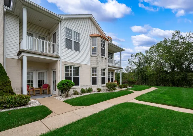Photo 3 of Condo for sale at 242 Adams Pointe Blvd #10, Adams Twp, PA 16046 | MLS# 1776077 | Listing updated on 2026-10-18