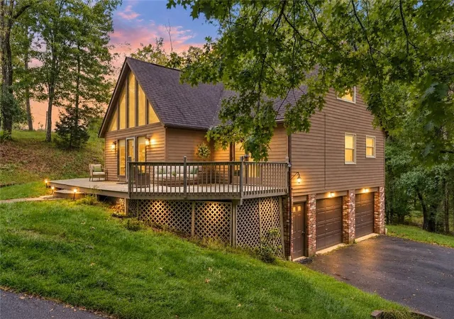 Single family home for sale at 4819 Country Ln, Hampton, PA 15044 | MLS# 1776022